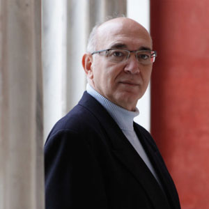 DR GEORGE KAKAVAS